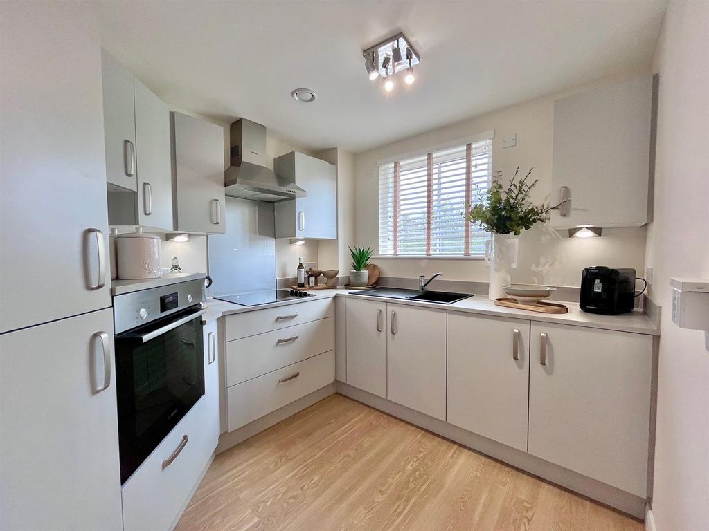 Additional image 5 of 1 bed flat for saleStation Road, Buxton SK17
