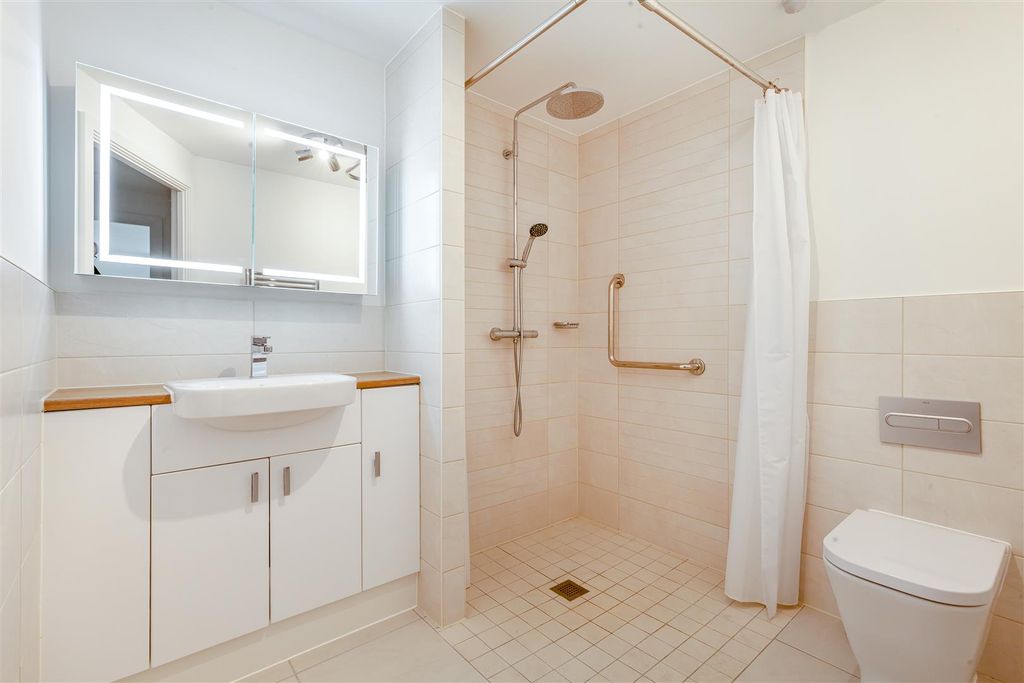 Additional image 10 of 2 bed flat for saleMiami House, Princes Road, Chelmsford, Essex CM2