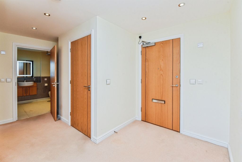 Additional image 9 of 2 bed flat for saleWestmead Lane, Chippenham SN15