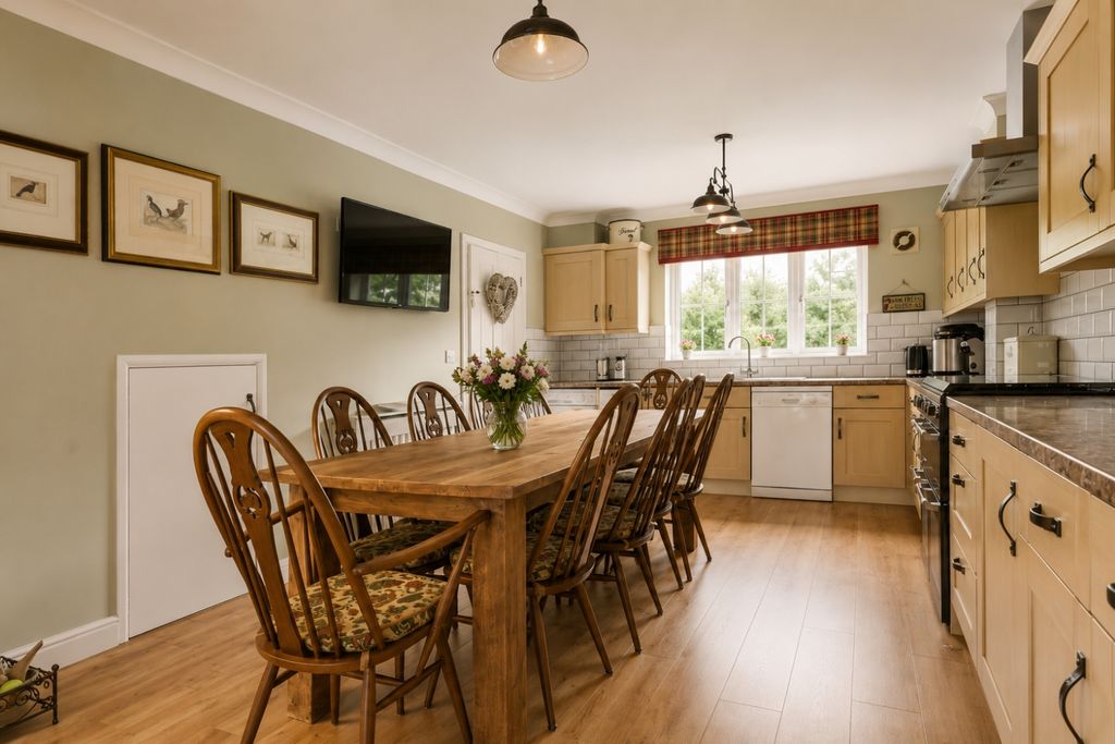 Additional image 4 of 4 bed semi-detached house for sale12 Cherry Tree Way, Carterton OX18