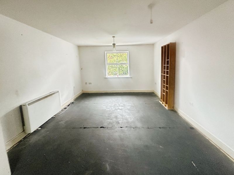 2 bed flat for saleNew Bridge Gardens, Bury BL9 photo 4