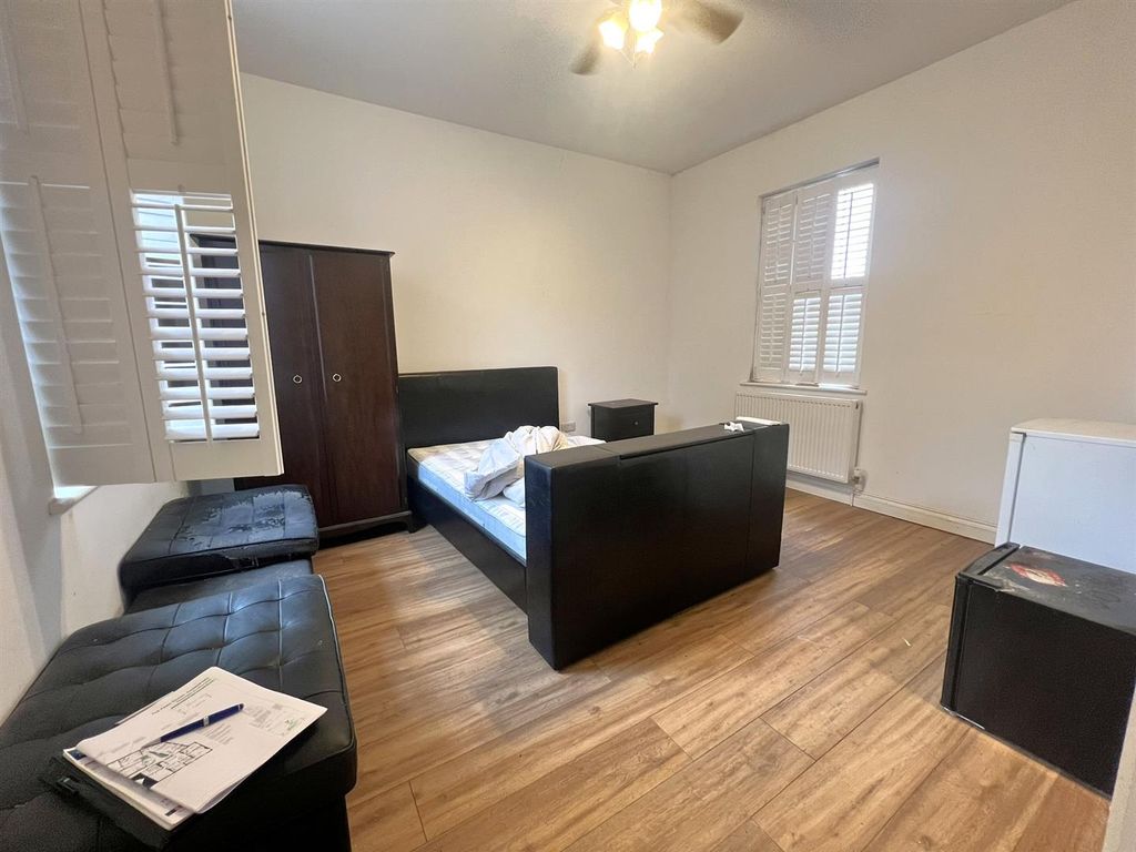 Additional image 8 of Property for saleHigh Street, Cinderford GL14