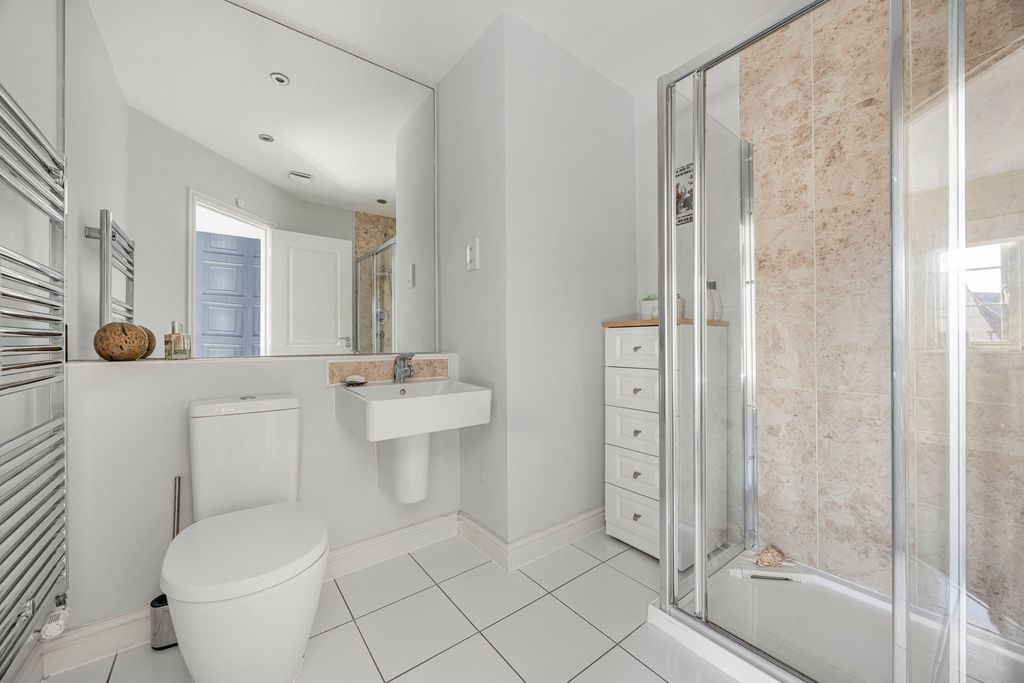 Additional image 18 of 5 bed detached house for saleBeecham Close, Cirencester, Gloucestershire GL7