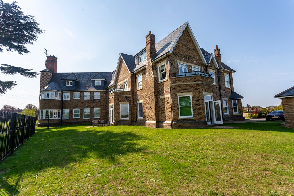 Additional image 39 of 2 bed flat for salePoulter Park, Bishopsford Road, Morden SM4