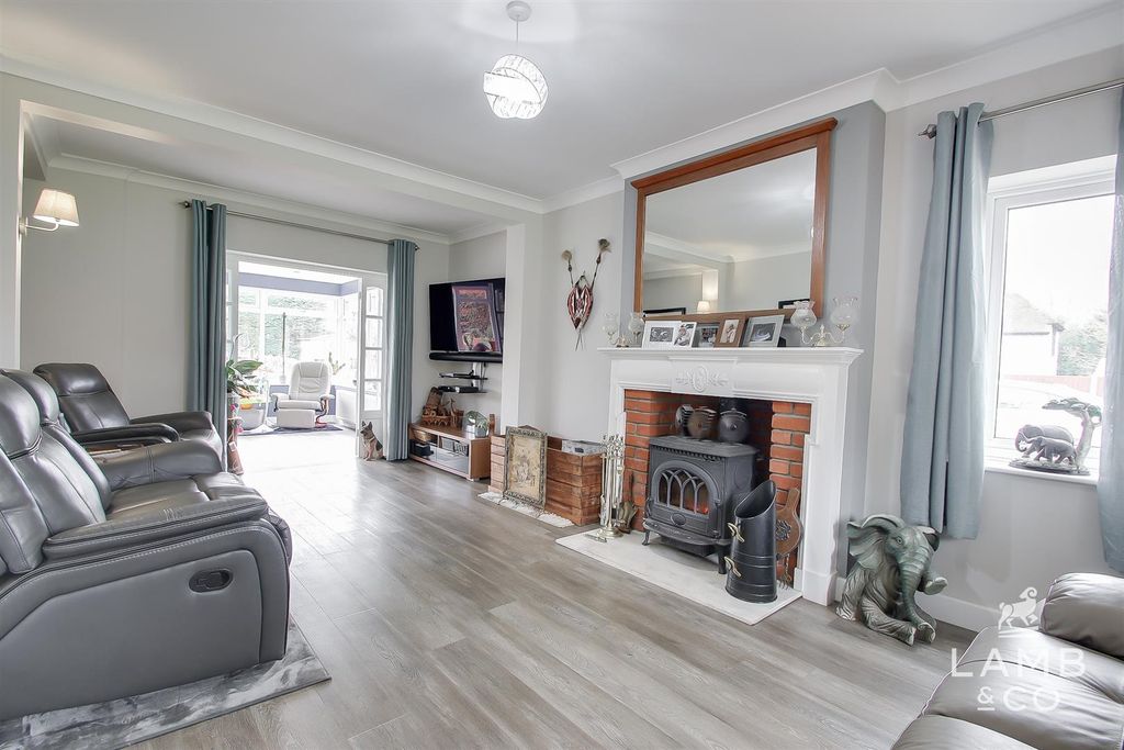 Additional image 2 of 5 bed detached house for saleLondon Road, Little Clacton CO16