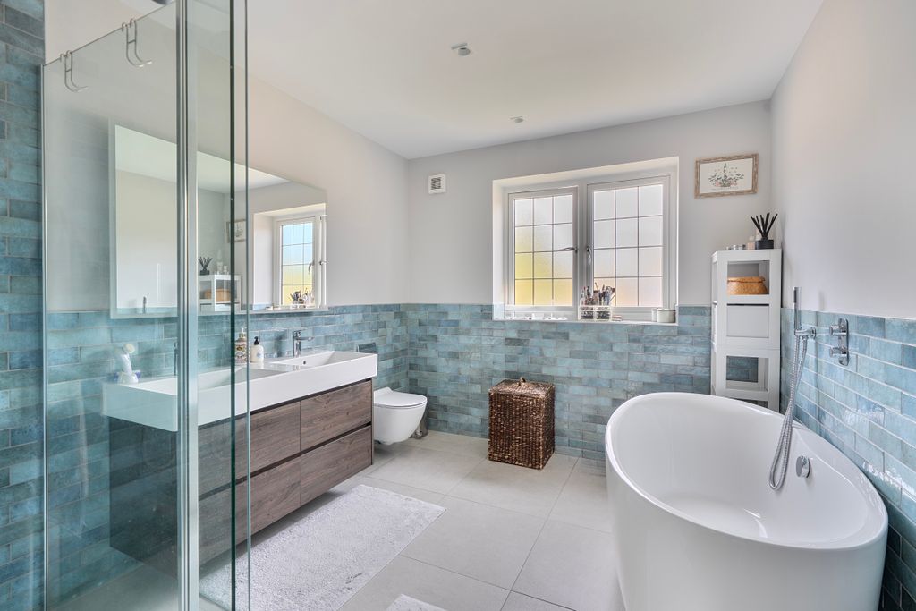 Additional image 5 of 5 bed detached house for saleThe Robins, Caterham CR3