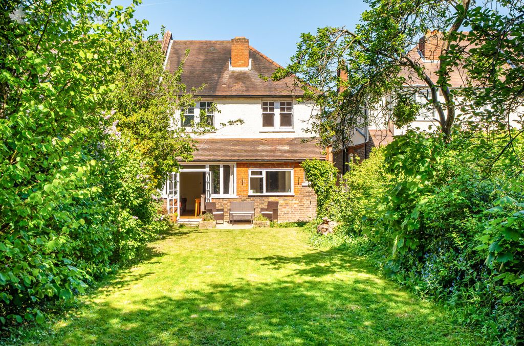 Additional image 24 of 4 bed semi-detached house for saleGrosvenor Avenue, Carshalton SM5
