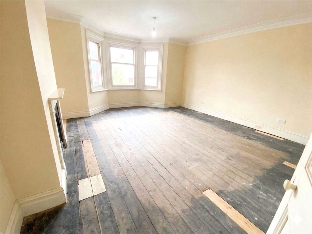 Additional image 12 of 3 bed flat for saleLondon Road, Camberley, Surrey GU15