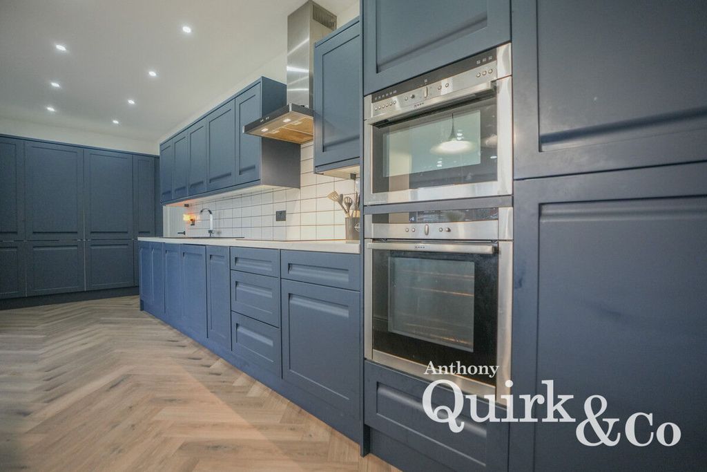 Additional image 5 of 4 bed detached bungalow for saleThe Parkway, Canvey Island SS8