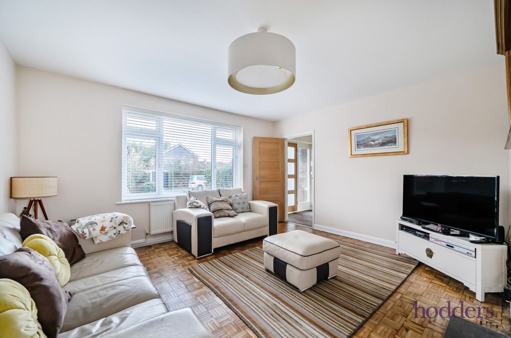 3 bed detached house for saleLittle Green Lane, Chertsey, Surrey KT16