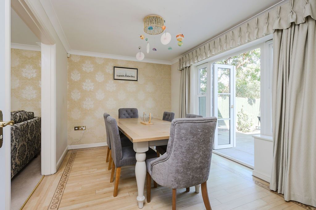 Additional image 7 of 4 bed detached house for saleLawson Walk, Carshalton Beeches SM5