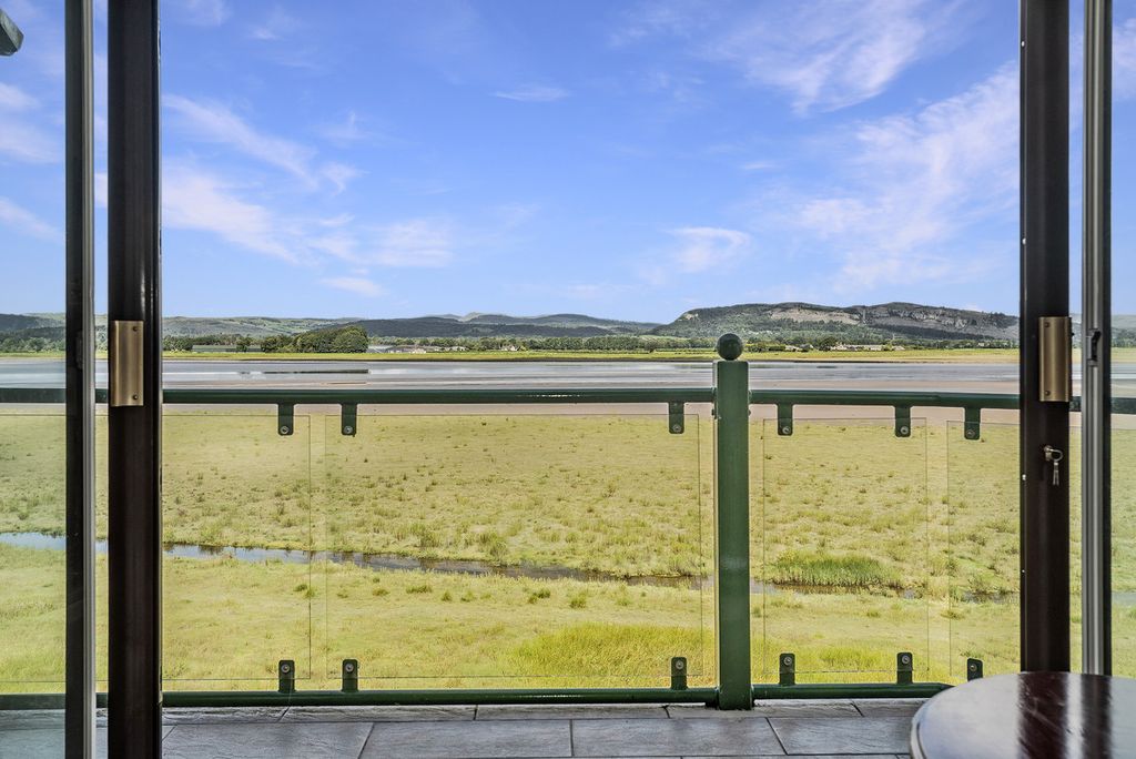 2 bed flat for saleHerons Quay, Sandside LA7 photo 3