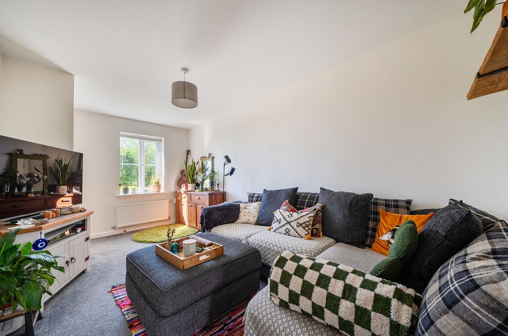 2 bed semi-detached house for saleNuthatch Close, St. Anns Chapel, Gunnislake, Cornwall PL18 photo 4