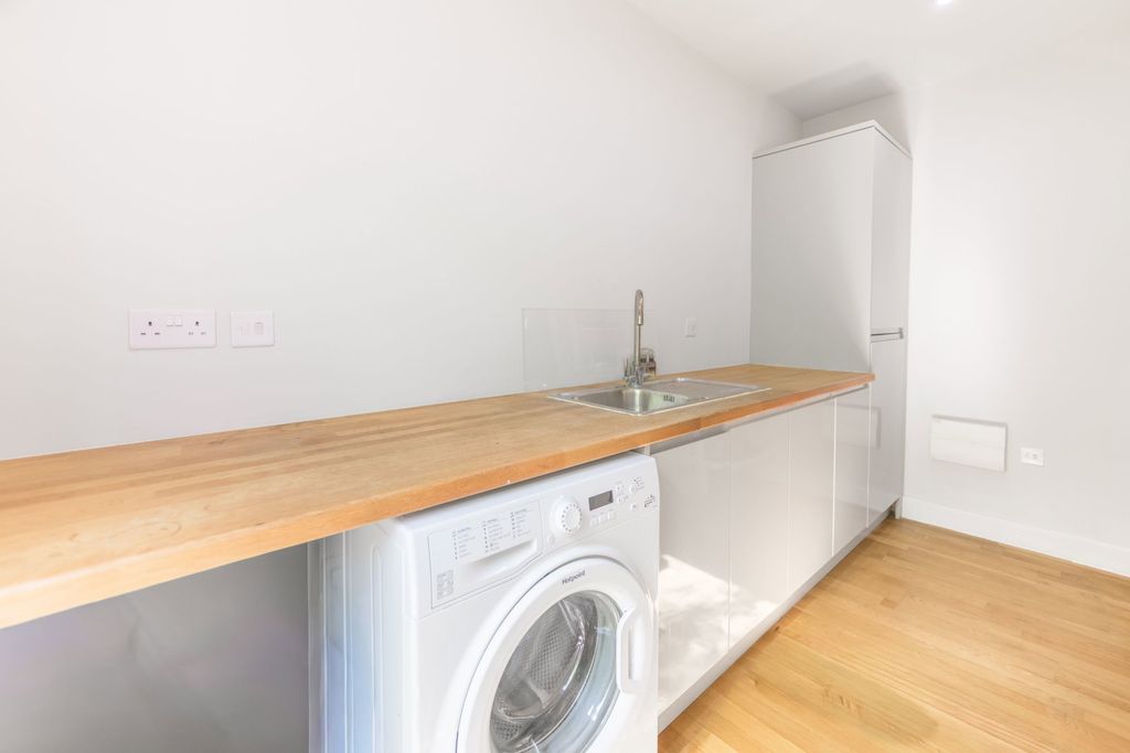 Additional image 8 of 5 bed detached house for saleAlbert Way, Chatteris PE16