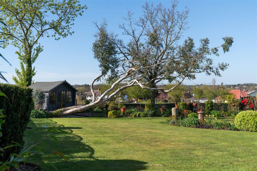 Additional image 66 of 4 bed property for saleHawthorne Barns, Walton Back Lane, Somersall, Chesterfield S42
