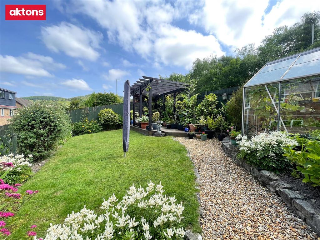4 bed detached house for salePant Llygodfa, Caerphilly CF83