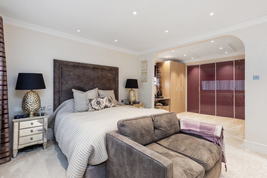 Additional image 9 of 5 bed villa for saleLaurino Place, Bushey WD23