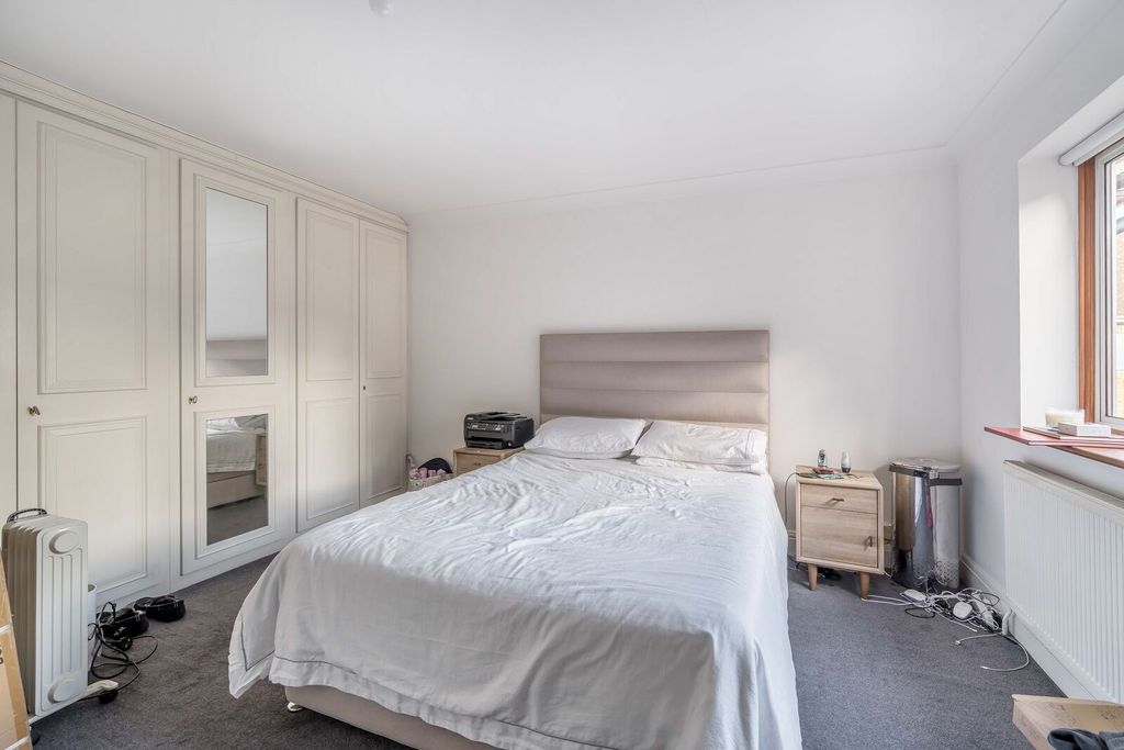 Additional image 5 of 3 bed flat for saleHeathbourne Road, Bushey WD23