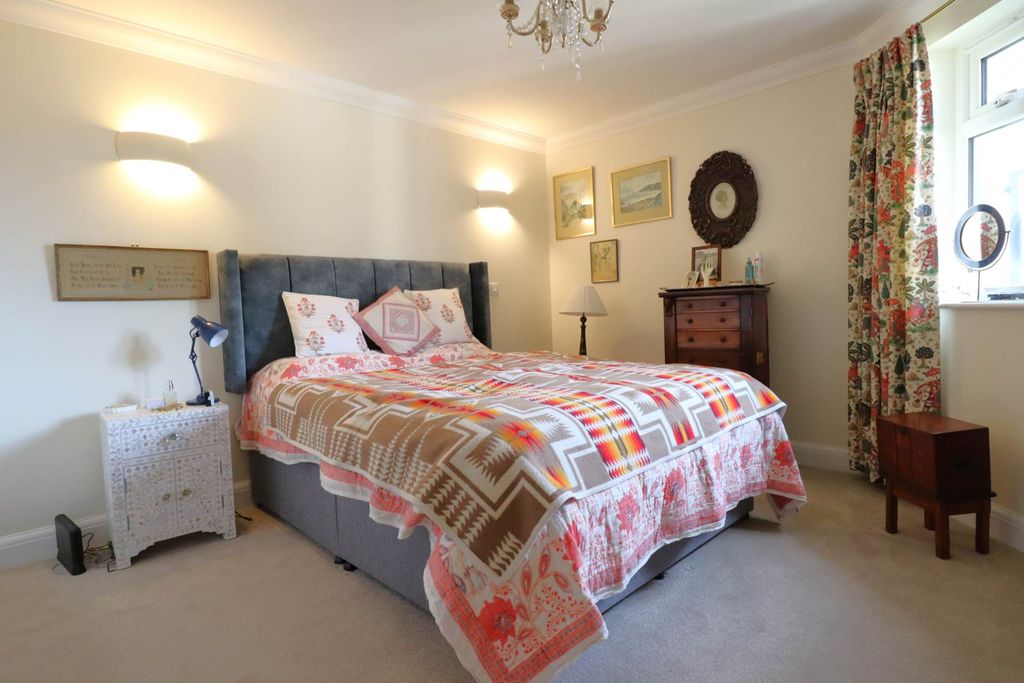 Additional image 5 of 1 bed flat for saleFleur De Lis, Marlborough SN8