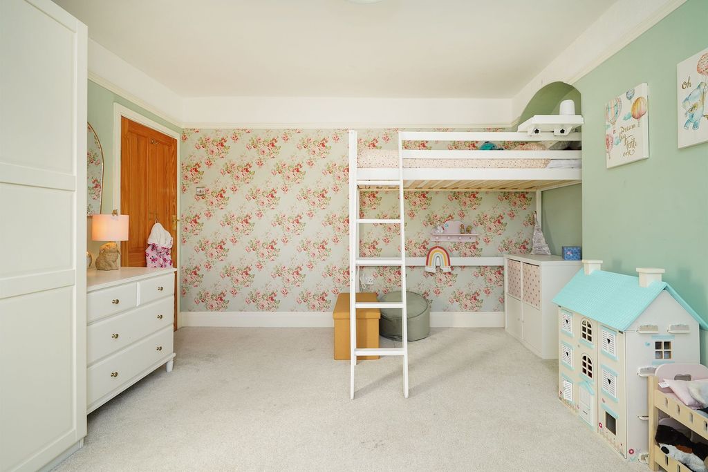 Additional image 22 of 6 bed semi-detached house for saleNewbold Road, Chesterfield S41