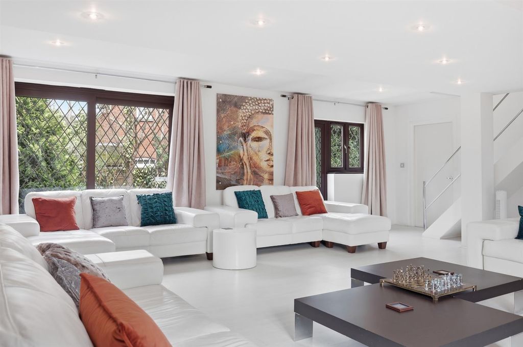 Additional image 11 of 6 bed detached house for saleBromley Lane, Chislehurst BR7