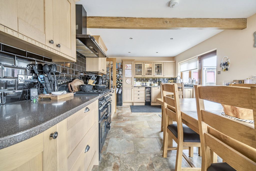 Additional image 3 of 3 bed bungalow for saleChequetts Close, Callington PL17