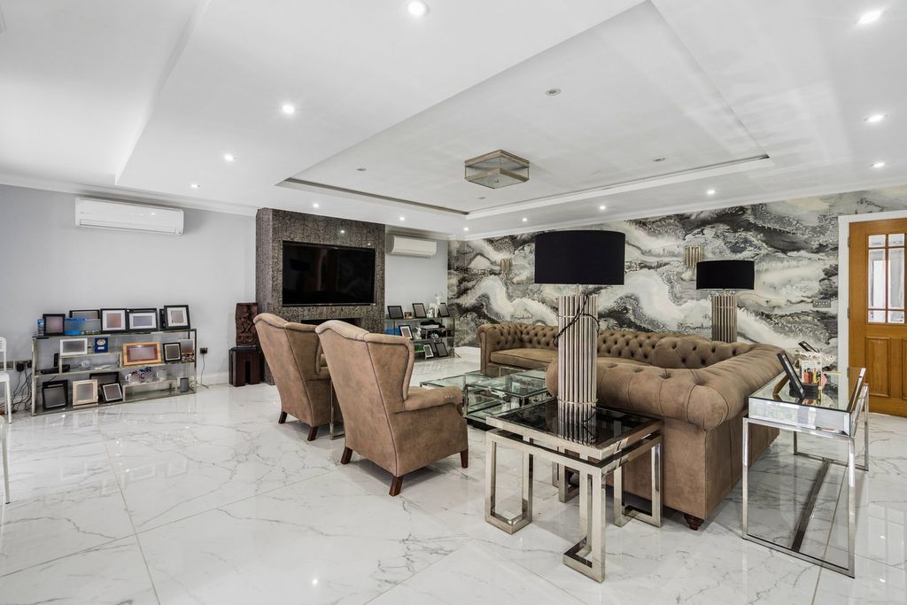 Additional image 6 of 5 bed detached house for saleHeathfield Road, Bushey WD23