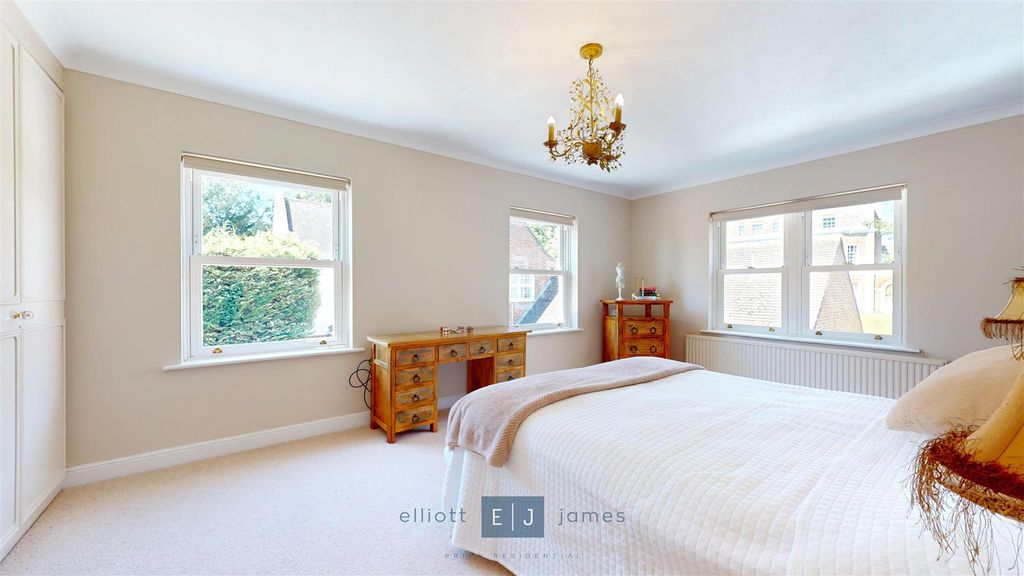 Additional image 12 of 5 bed detached house for saleMeadow Way, Chigwell IG7