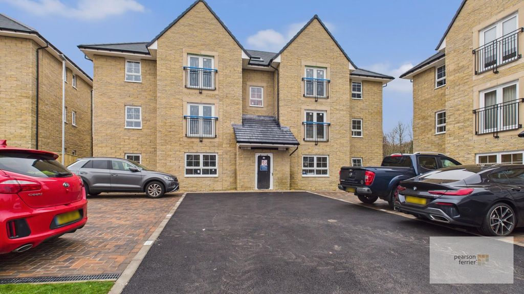 2 bed flat for saleWalmersley Old Road, Walmersley, Bury BL9 photo 3