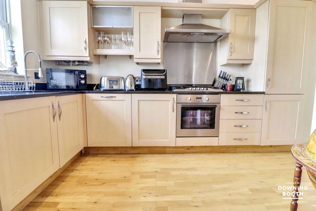 Additional image 9 of 2 bed flat for saleNightingale Court, Nightingale Walk, Burntwood WS7