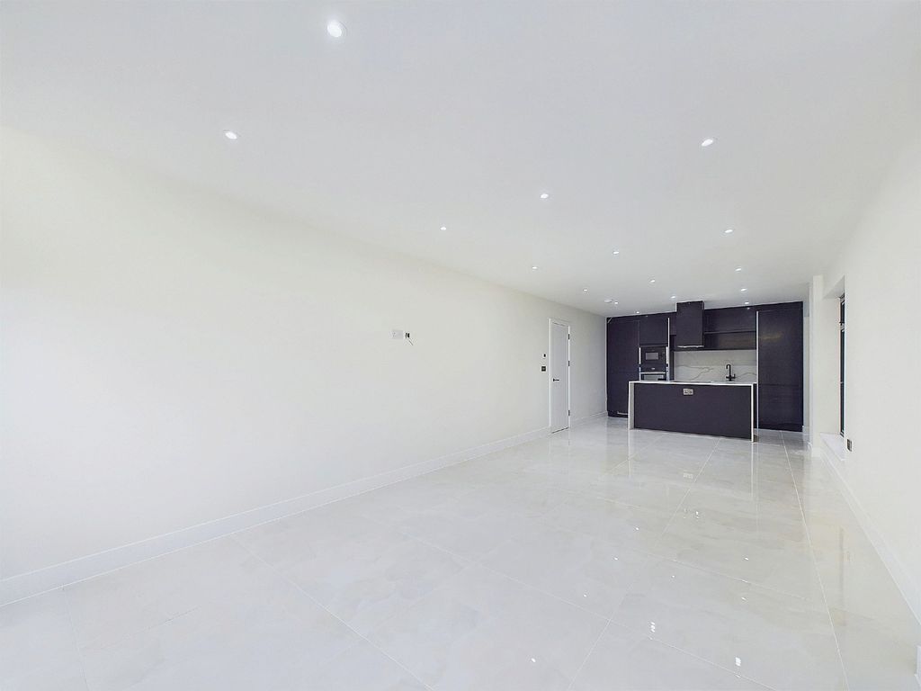 Additional image 10 of 2 bed flat for saleSilver Leaves, Southill Road, Chislehurst, Kent BR7