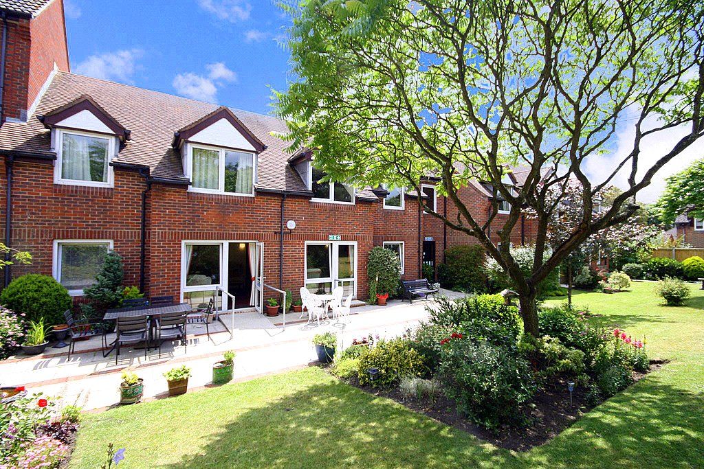 Additional image 2 of 2 bed flat for saleHomestour House, Christchurch BH23