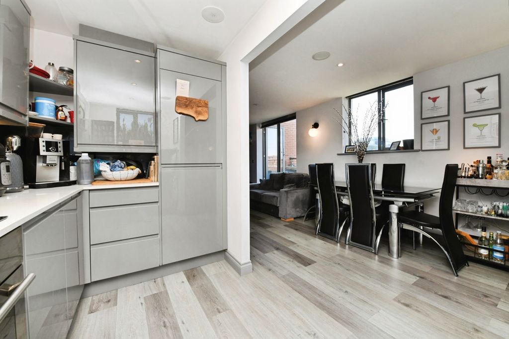 Additional image 13 of 2 bed flat for saleVictoria Court, New Street, Chelmsford, Essex CM1