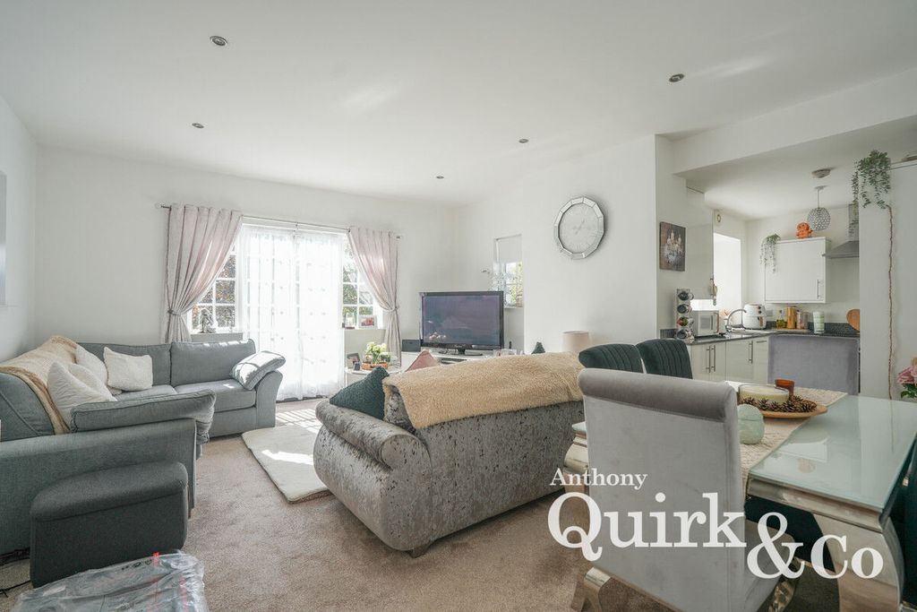 Additional image 5 of 2 bed flat for saleCanvey Road, Canvey Island SS8