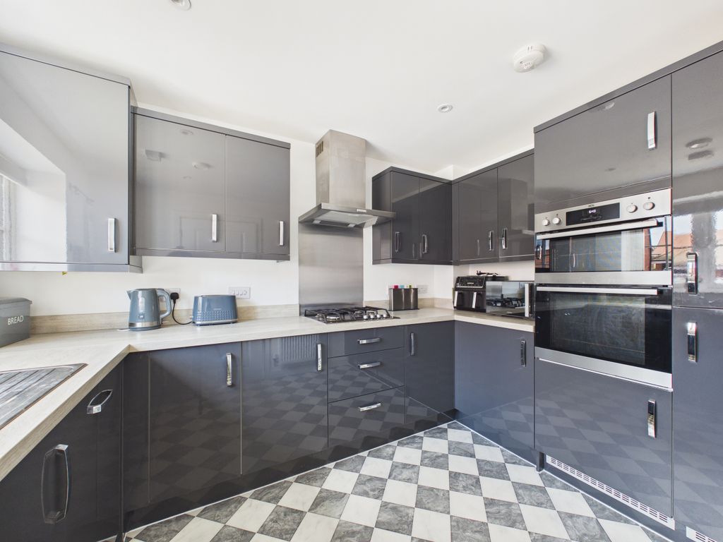 Additional image 2 of 3 bed detached house for saleMoor Close, Chinnor, Oxfordshire OX39