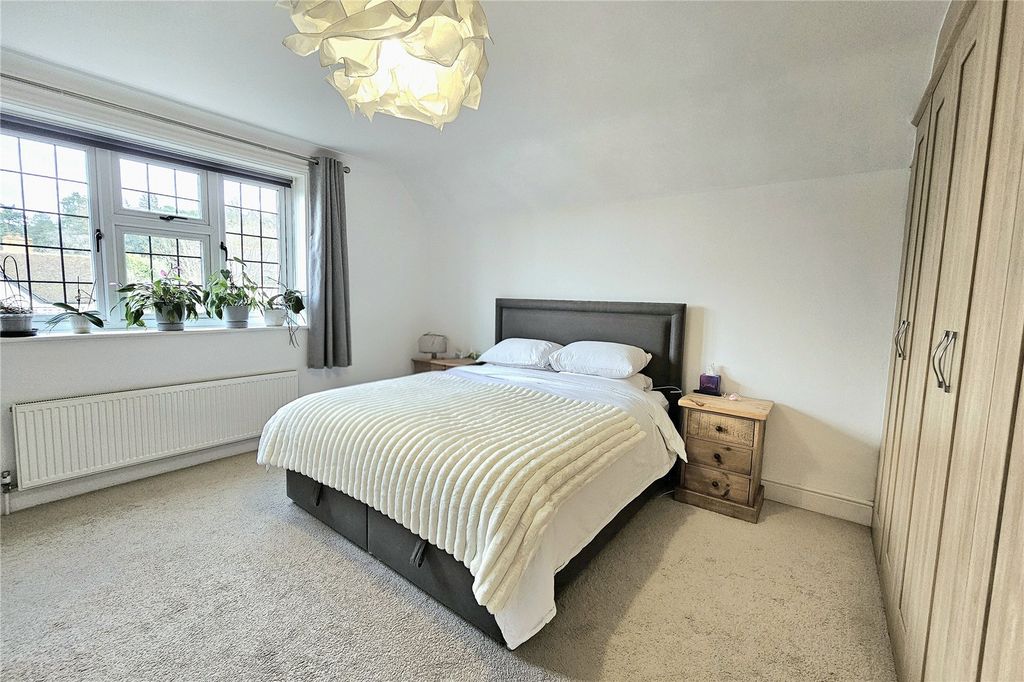 Additional image 9 of 2 bed flat for sale20 Heatherdale Road, Camberley, Surrey GU15