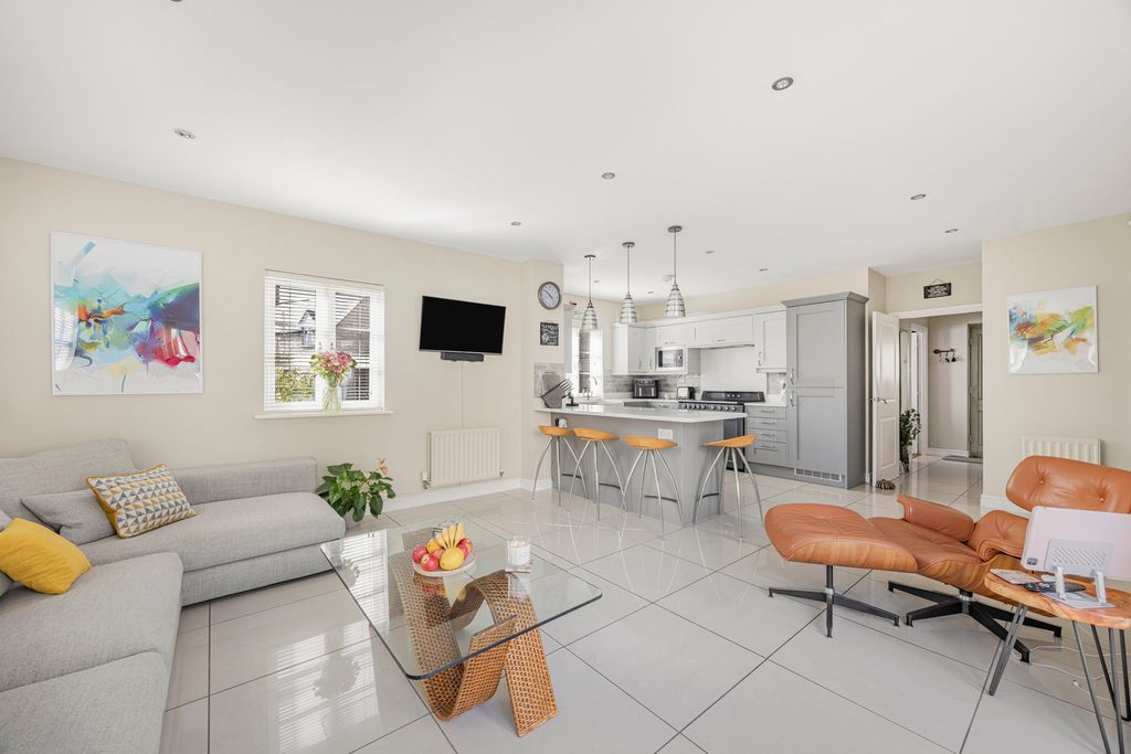 Additional image 4 of 5 bed detached house for saleBeecham Close, Cirencester, Gloucestershire GL7