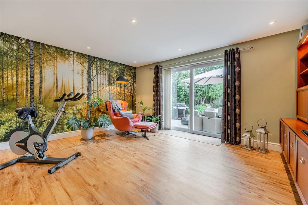 Additional image 14 of 6 bed detached house for saleCrawley Ridge, Camberley, Surrey GU15