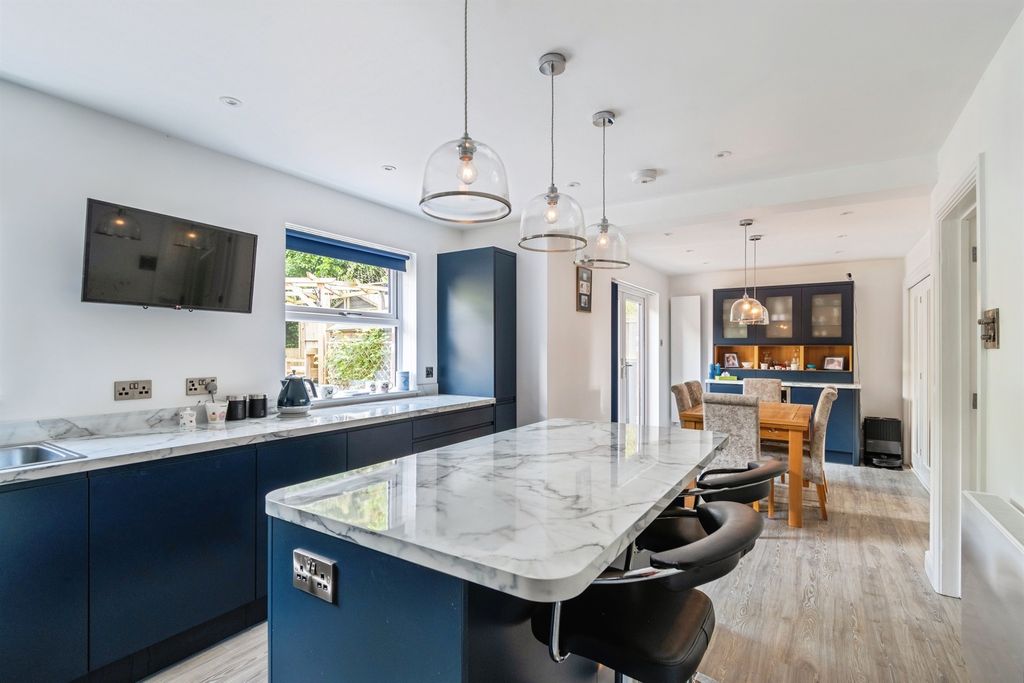 Additional image 3 of 4 bed detached house for saleSheepscroft, Chippenham SN14