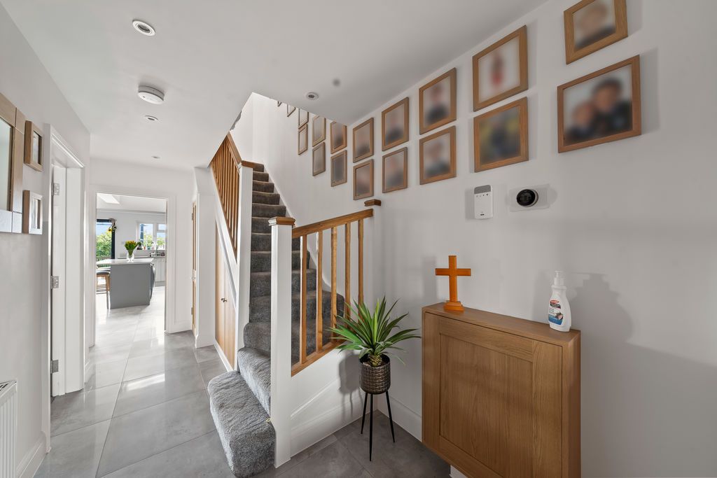 Additional image 12 of 4 bed semi-detached house for saleHarrow Road, Carshalton Beeches SM5