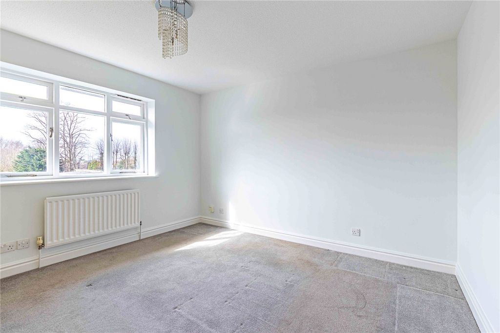 Additional image 14 of 4 bed semi-detached house for saleThe Birches, Bushey, Hertfordshire WD23