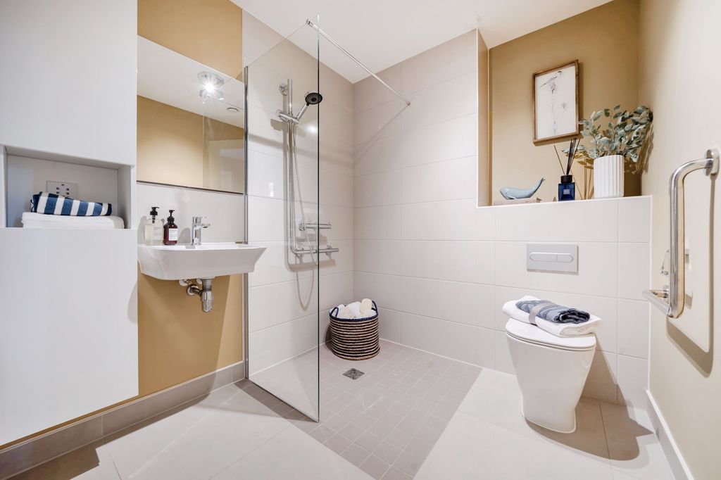 Additional image 10 of 2 bed flat for salePalmers Fields Avenue, Chichester PO19