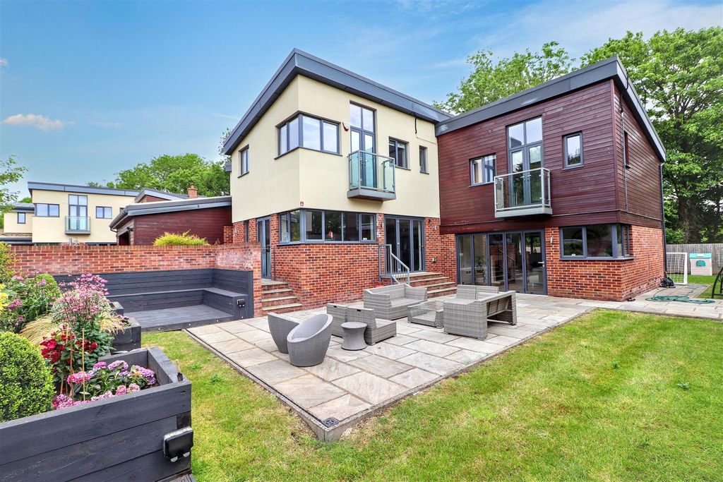 Additional image 30 of 4 bed detached house for saleSandy Lane, Bushey WD23