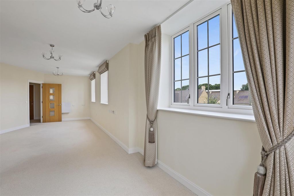 Additional image 3 of 1 bed flat for saleWatson Place. Trinity Road, Chipping Norton, Oxfordshire OX7
