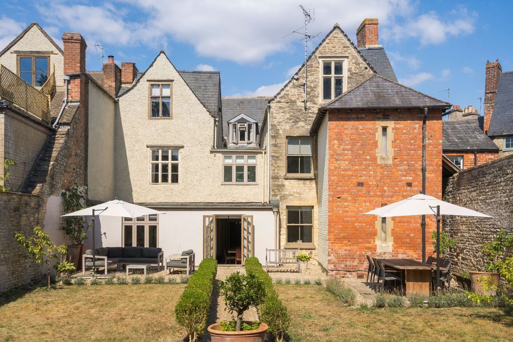 Additional image 21 of 10 bed town house for salePark Street, Cirencester, Gloucestershire GL7