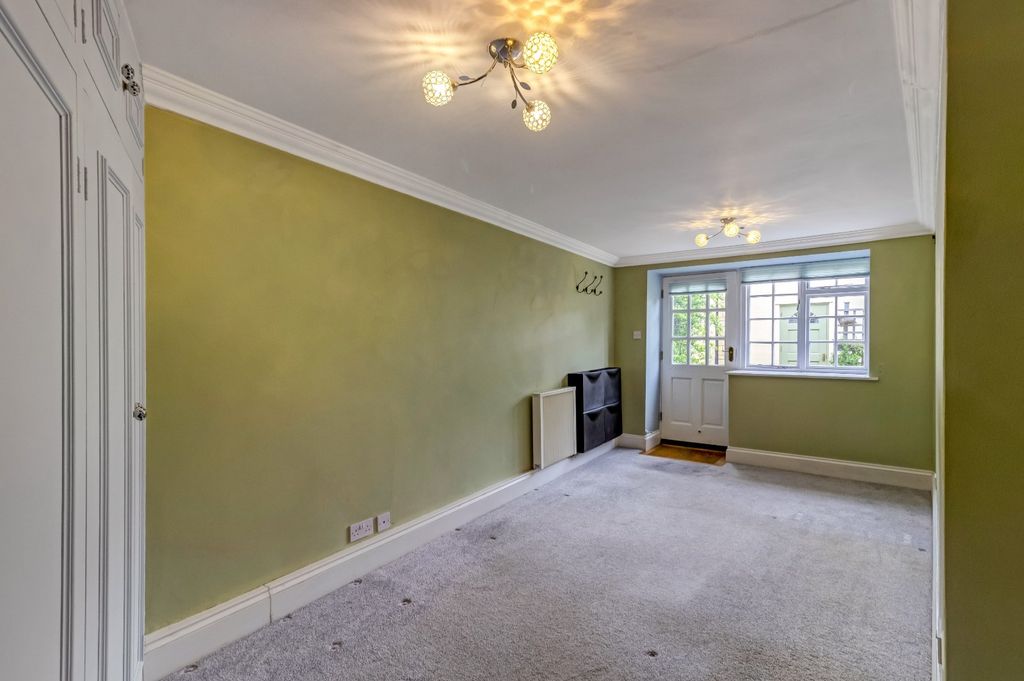 Additional image 5 of 2 bed flat for saleLondon Road, Cirencester, Gloucestershire GL7