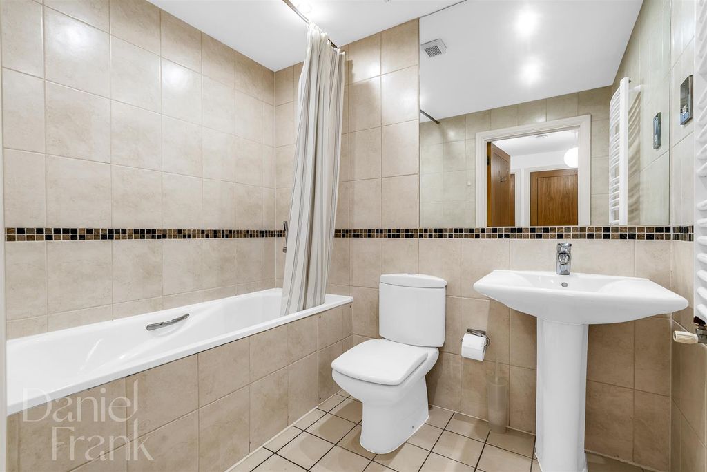 Additional image 14 of 2 bed flat for saleHigh Road, Chigwell IG7