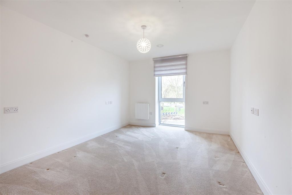 Additional image 6 of 2 bed flat for saleMiami House, Princes Road, Chelmsford, Essex CM2