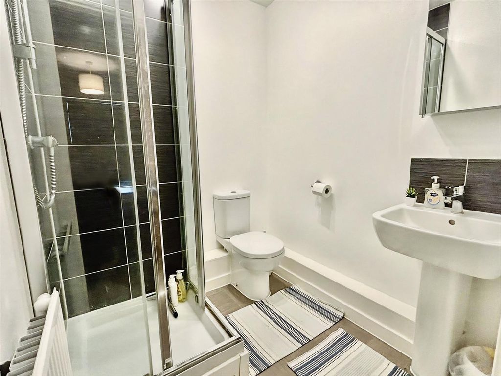 Additional image 5 of 2 bed flat for saleStarboard Crescent, Chatham ME4