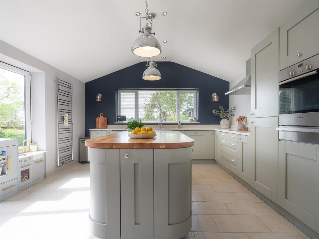 Additional image 4 of 5 bed detached house for saleYewstock Crescent West, Chippenham SN15